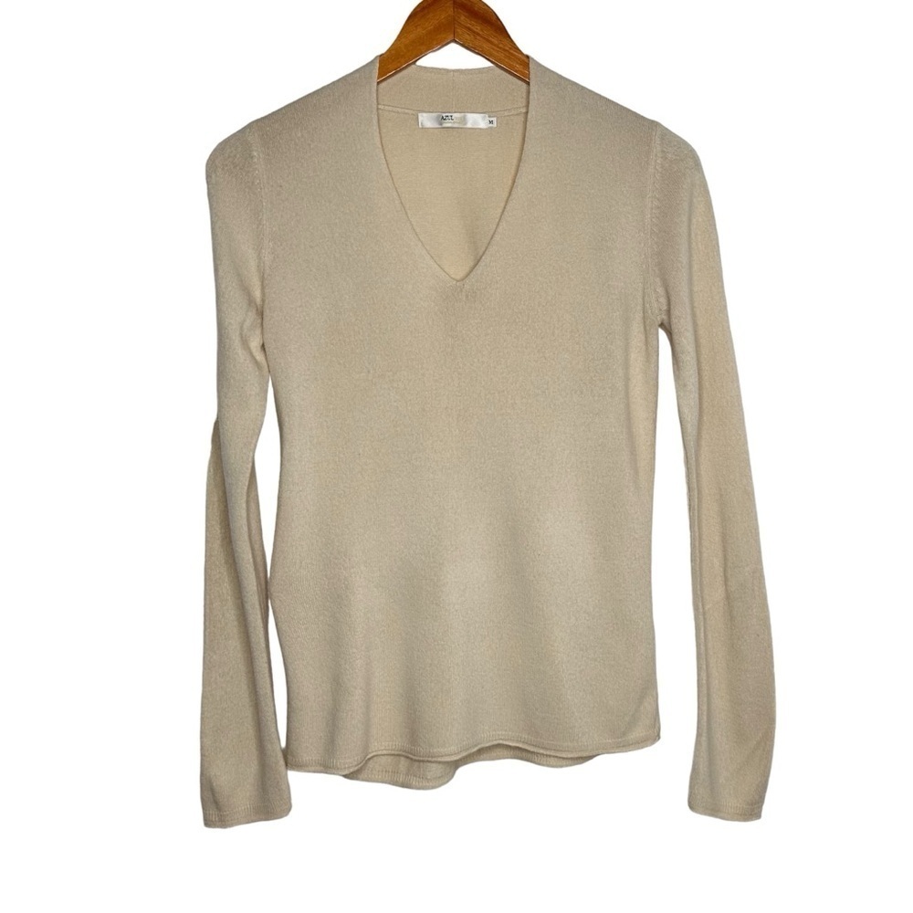 Azul Basic Womens V-Neck Pullover Knit Sweater Sz… - image 1